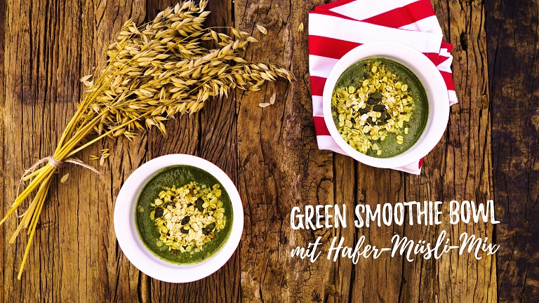 Green Smoothie Bowl mit Hafer-Müsli-Mix