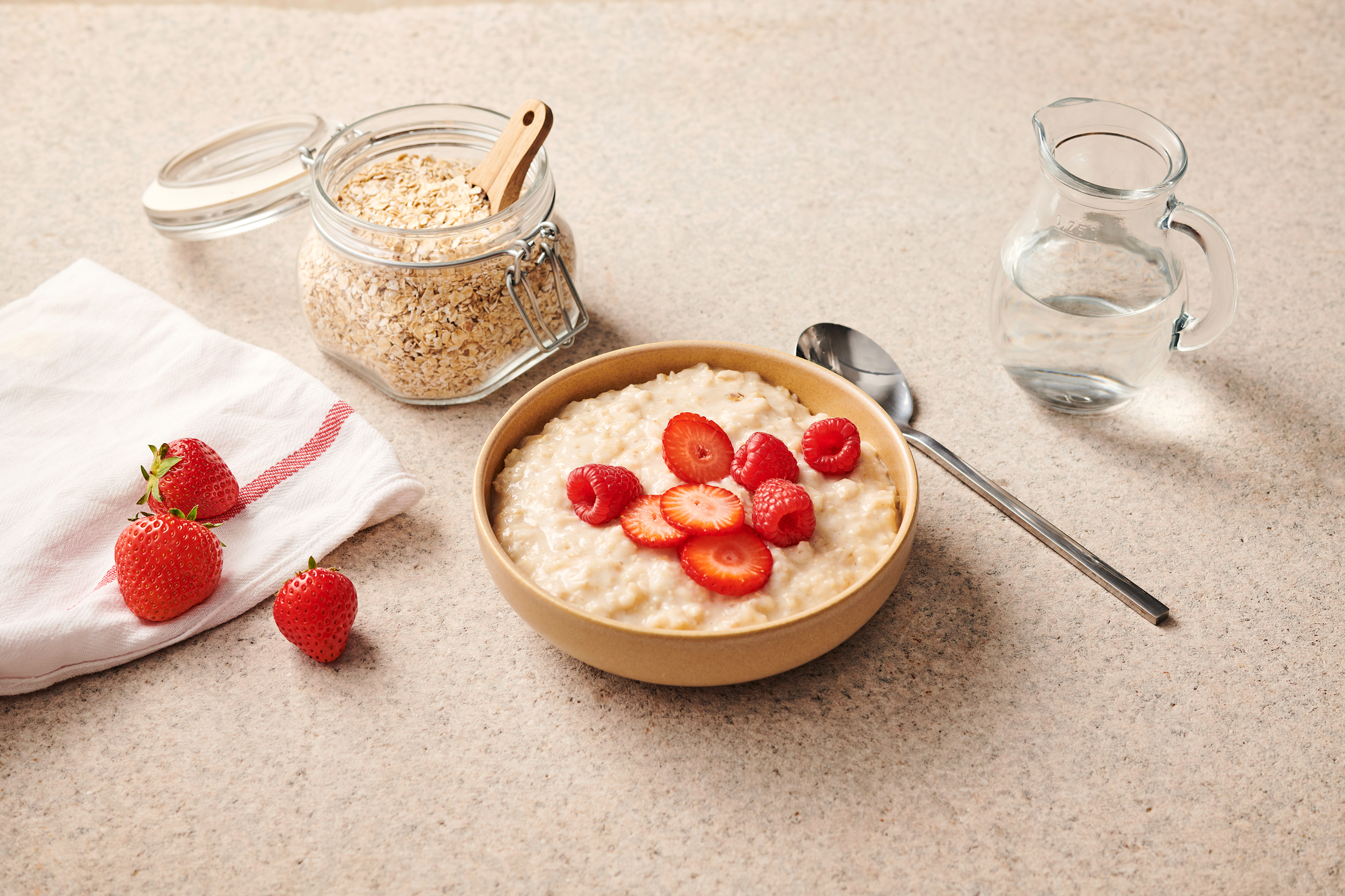 130a_HaferDieAlleskoerner_HafertagePorridge_suess_Beeren_Header.jpg