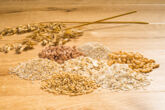 P14_HaferDieAlleskoerner_7-Haferprodukte-mit-Rispe.jpg