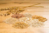 P14_HaferDieAlleskoerner_7-Haferprodukte-mit-Rispe.jpg